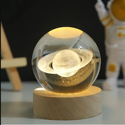 Dekoratif Gezegen Ahşap Altlıklı Işıklı Cam Küre
